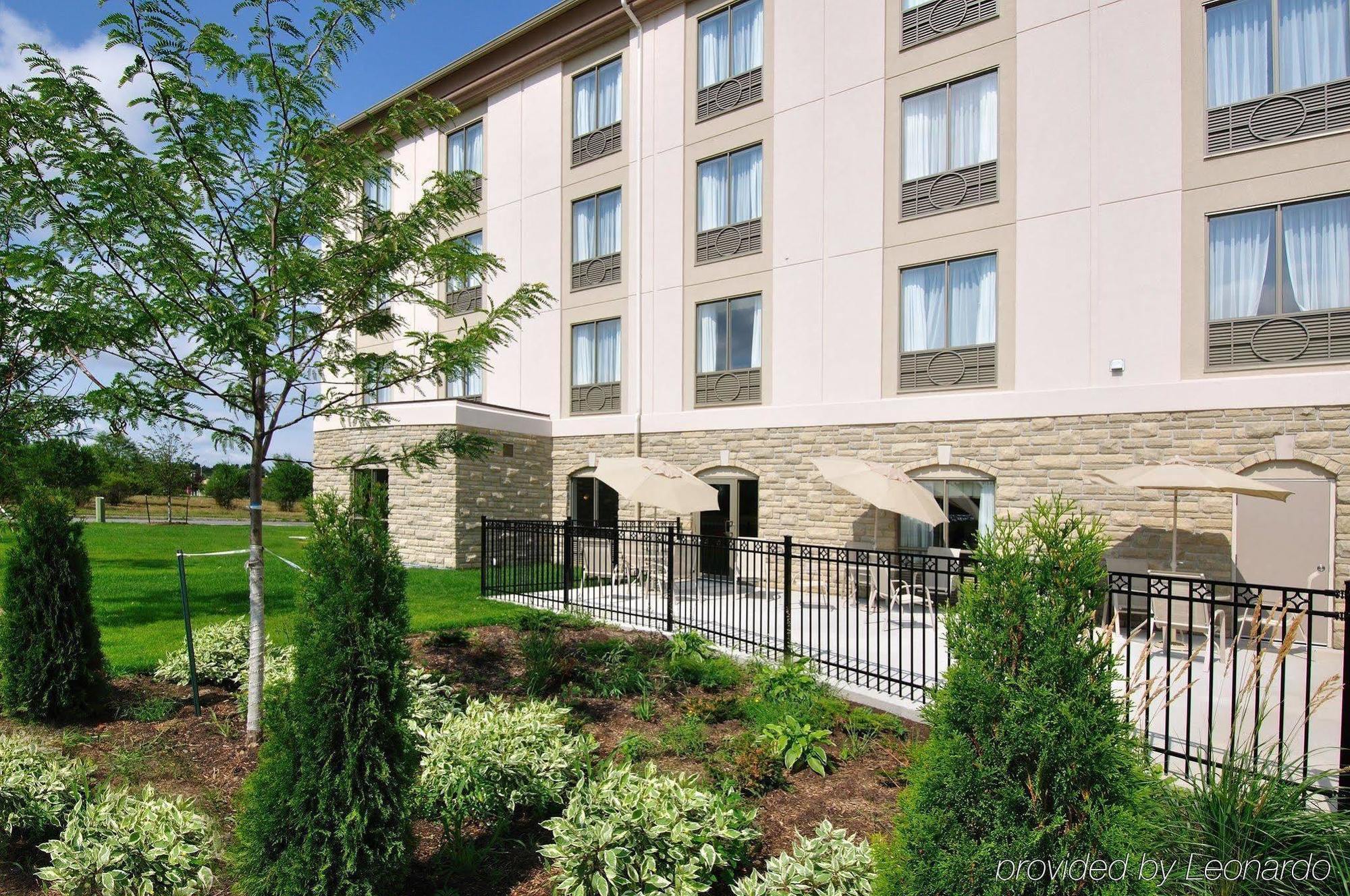 Holiday Inn Express Hotel & Suites Ottawa Airport By Ihg Exterior photo